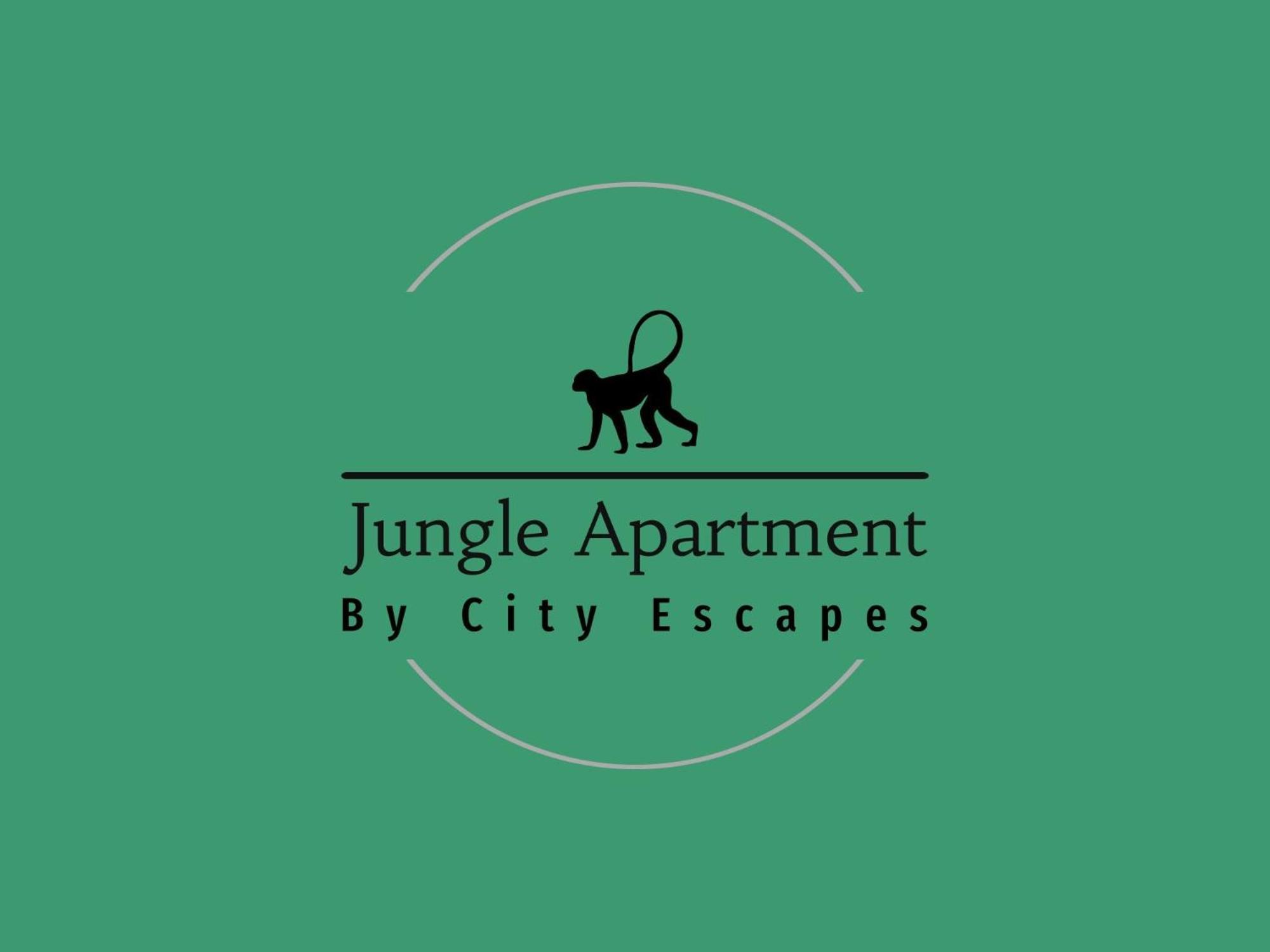 Jungle Escape, City Apartment With Parking & Terrace チェスター エクステリア 写真