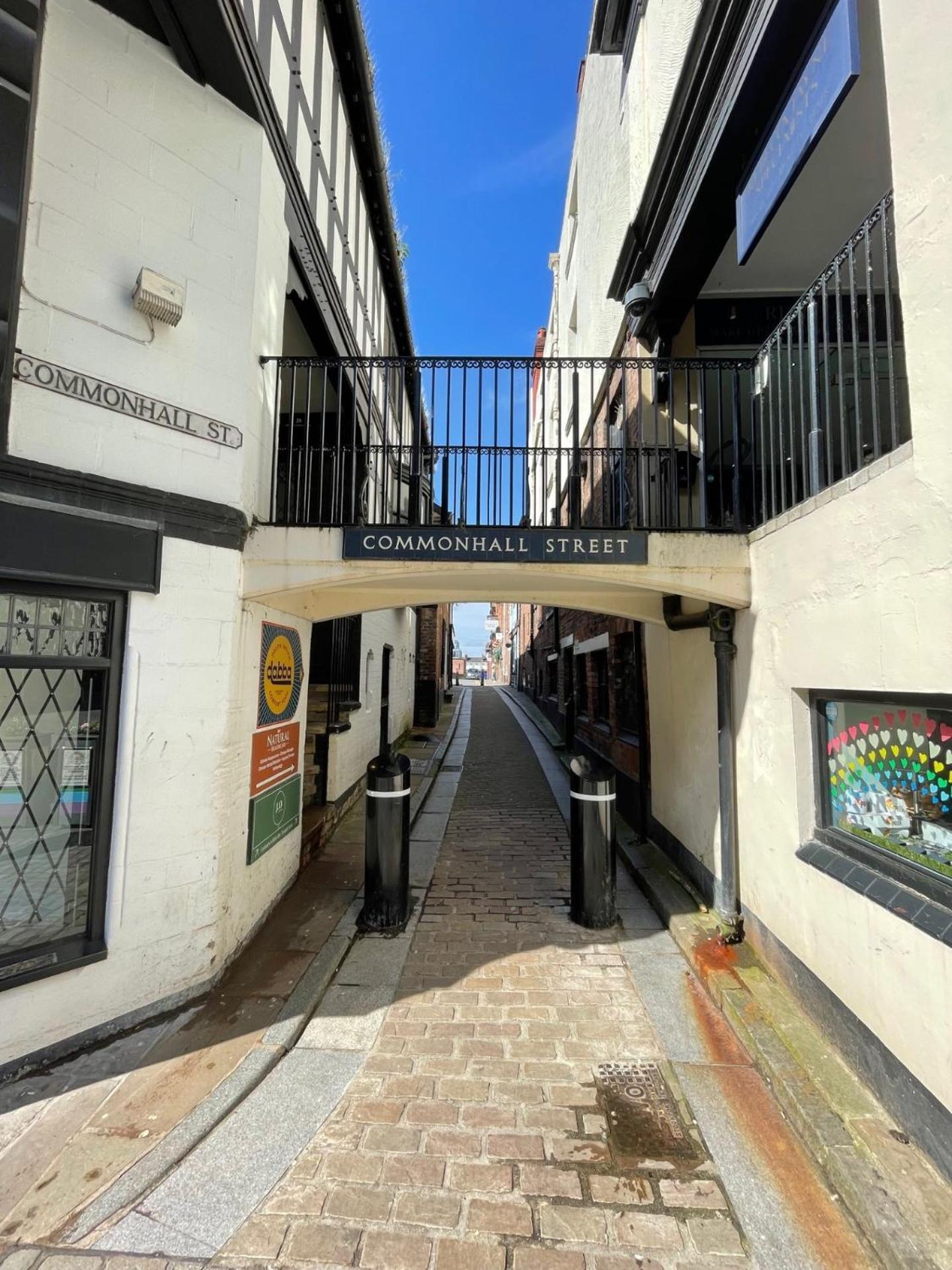 Jungle Escape, City Apartment With Parking & Terrace チェスター エクステリア 写真